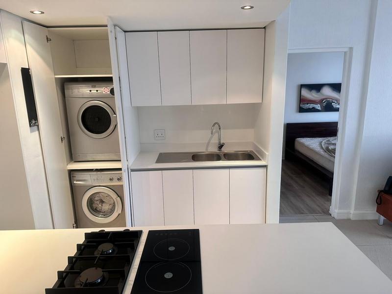 To Let 2 Bedroom Property for Rent in Green Point Western Cape